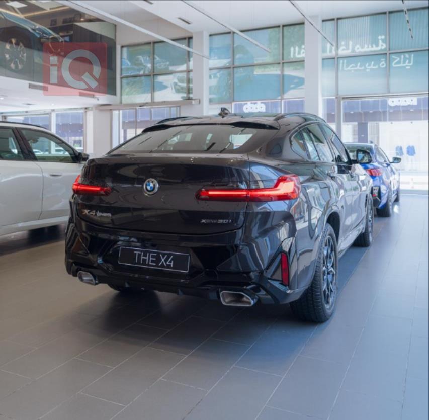 بی ئێم دەبڵیو X4